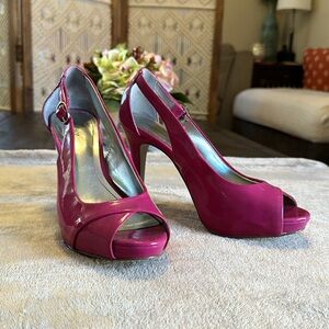 Style&Co.Benji Sexy Fuchsia patent leather Platform PeepToe Heels Size 7 Pumps